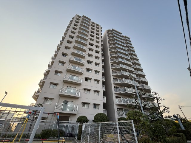 日光ハイツ香里第五の外観