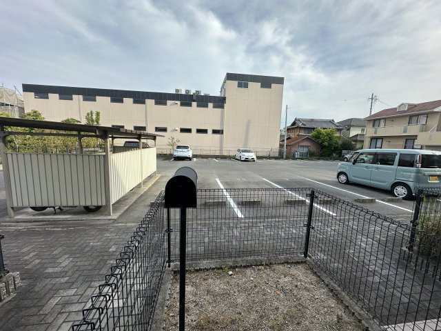 ネクストハタマの駐車場