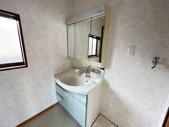 瀬戸２丁目　中古戸建　（リフォーム済）の独立洗面台