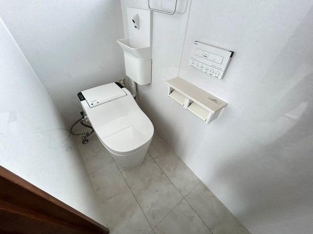 瀬戸２丁目　中古戸建　（リフォーム済）のトイレ|2Ｆ