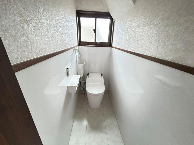 瀬戸２丁目　中古戸建　（リフォーム済）のトイレ|2Ｆ
