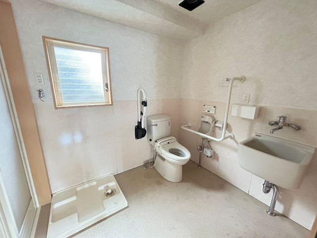 瀬戸２丁目　中古戸建　（リフォーム済）のトイレ|1Ｆ