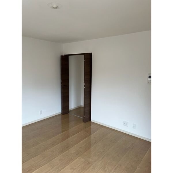 プロパティー城西の内装