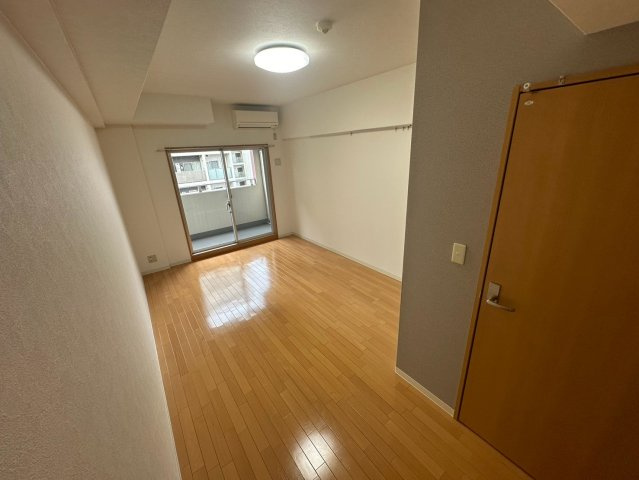 アーデンタワー靭公園の居間・リビング