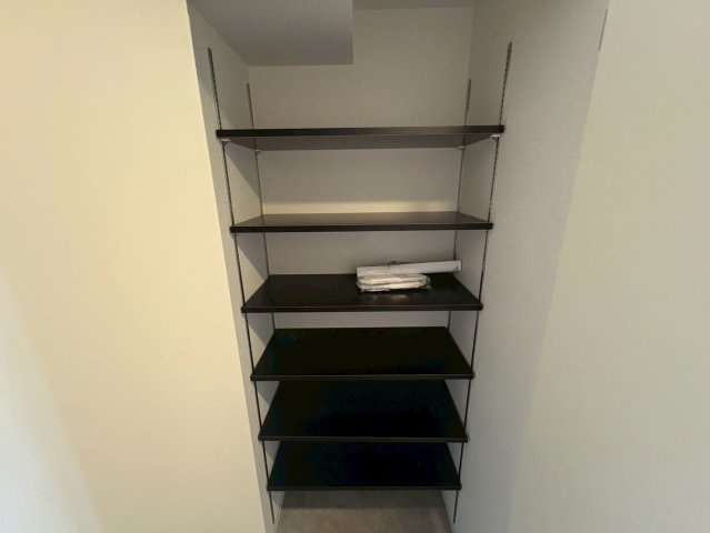 セレ二テフラン難波の収納