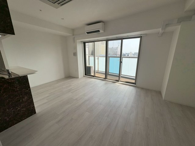 セレ二テフラン難波の居間・リビング