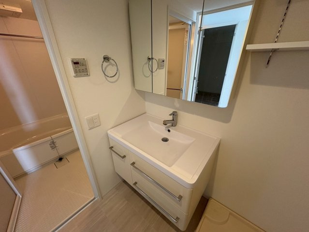 セレ二テフラン難波の洗面所