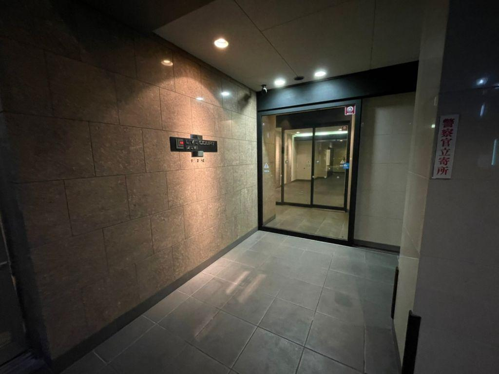 ライブコート泉のエントランス|エントランス