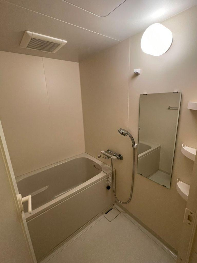 ライブコート泉の浴室|バス