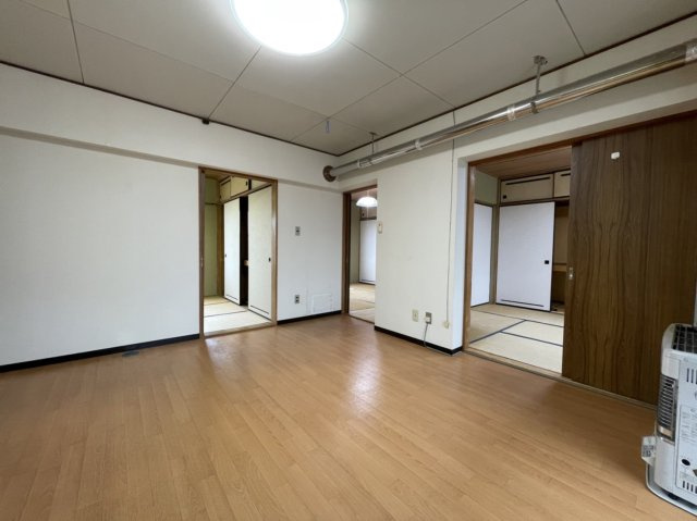 釧路市貝塚２丁目の賃貸マンションの居間・リビング