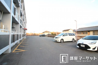 【駐車場】