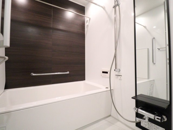 【浴室】 | 【浴室】うれしい浴室暖房乾燥機付き！ご年齢の方やお子様でも使いやすい低床式浴槽！