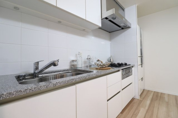 【キッチン】 | 【キッチン】ディスポーザー付きで生ごみの処理も手間なく片付けられ、家事軽減に役立ちます☆