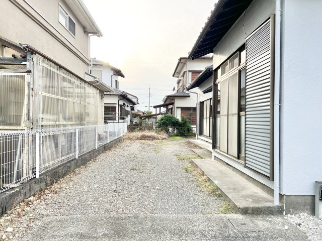 磐田市大原の駐車場|普通車、縦並列で３台駐車可能です！