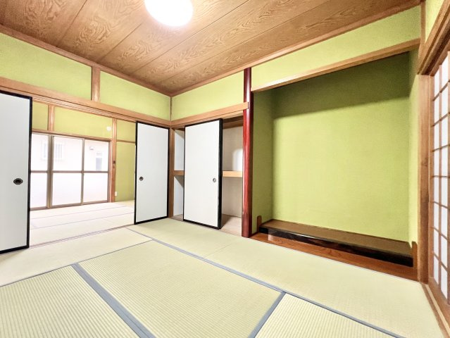 磐田市大原の和室|明るい縁側が魅力的な和室！懐かしさを感じさせてくれます！