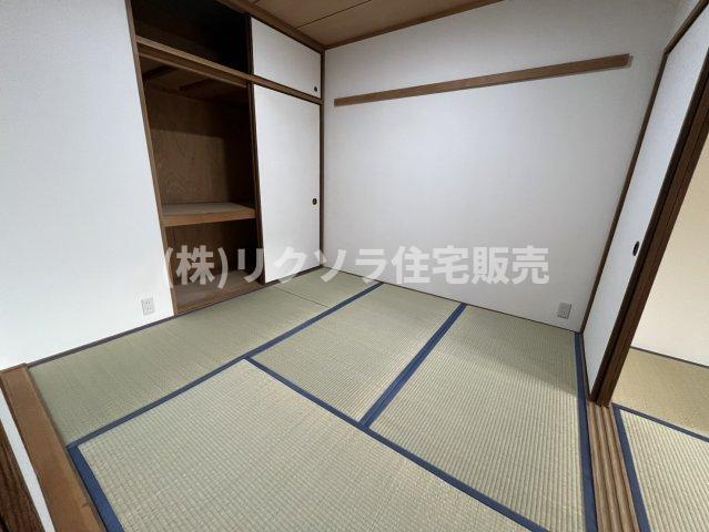 寝屋川サンハイツB棟の子供部屋|和室4.5帖
■物件内覧・資金計画相談・住宅ローン相談、リフォーム相談、お問合せ受付中■
※当日・翌日のご内覧、ご相談はお電話でのお問合せがスムーズです！