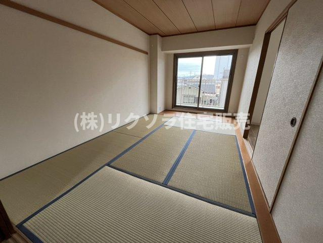 寝屋川サンハイツB棟の和室|和室6.0帖
■物件内覧・資金計画相談・住宅ローン相談、リフォーム相談、お問合せ受付中■
※当日・翌日のご内覧、ご相談はお電話でのお問合せがスムーズです！