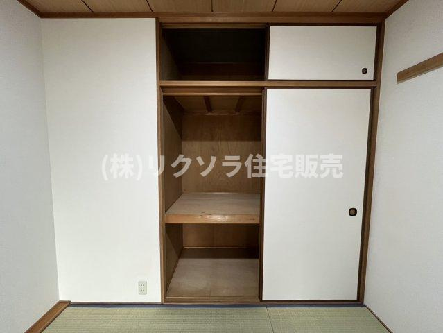 寝屋川サンハイツB棟の収納|押し入れ
■物件内覧・資金計画相談・住宅ローン相談、リフォーム相談、お問合せ受付中■
※当日・翌日のご内覧、ご相談はお電話でのお問合せがスムーズです！