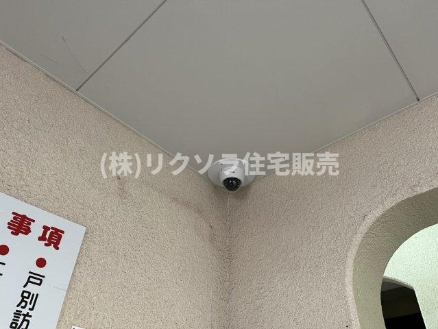 寝屋川サンハイツB棟の防犯設備|防犯カメラ
■物件内覧・資金計画相談・住宅ローン相談、リフォーム相談、お問合せ受付中■
※当日・翌日のご内覧、ご相談はお電話でのお問合せがスムーズです！