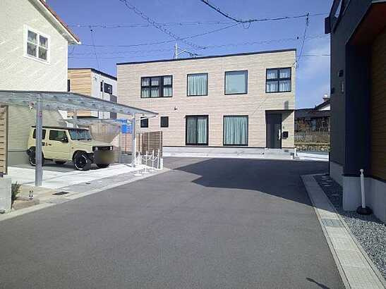 【前面道路含む現地写真】