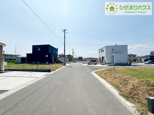 いわき市小名浜燈籠原第1　新築戸建　1号棟の前面道路含む現地写真|角地で日当たり良好(^^)/