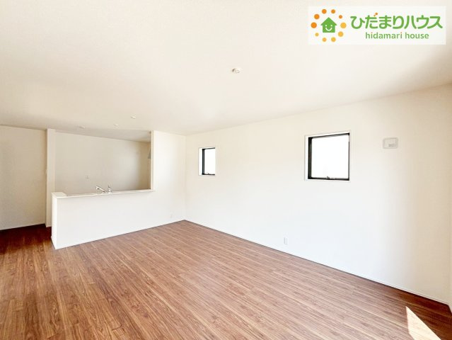 いわき市小名浜燈籠原第1　新築戸建　1号棟の居間・リビング|お子様が元気に遊べる広々としたリビングです。