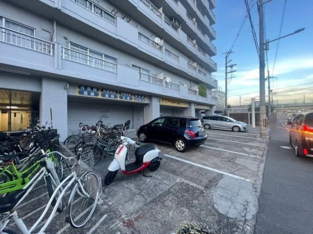 アクロシャトー永和のその他共用部分|駐輪場・バイク置き場です。