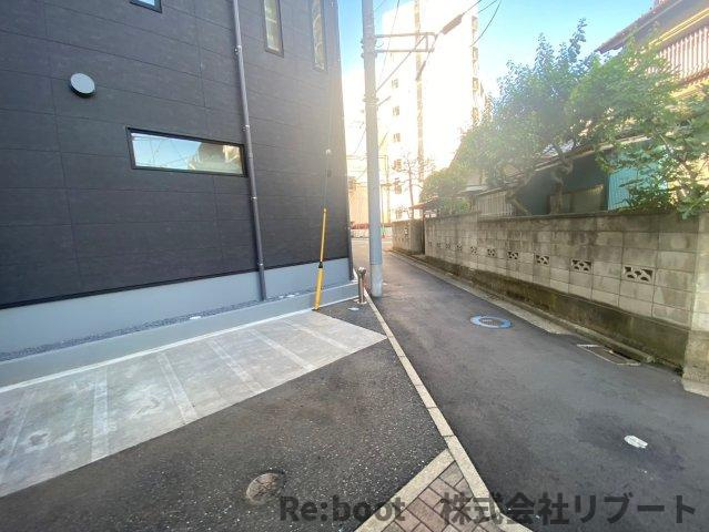 らふぃね壱番館の駐車場