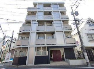 【外観】 | 鉄筋コンクリート造のがっちりとした建物。
