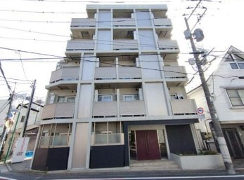 【外観】 | AXAS中野富士見町 | 鉄筋コンクリート造のがっちりとした建物。