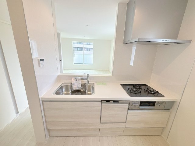 【キッチン】 | ふじみ野市上福岡5丁目　新築一戸建住宅　全2棟　(ふじみ野店) | リビングが見渡せるキッチンです！