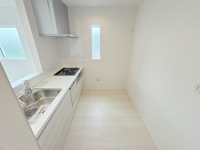【キッチン】 | ふじみ野市上福岡5丁目　新築一戸建住宅　全2棟　(ふじみ野店) | 白を基調とした、清潔感のあるキッチンです♪