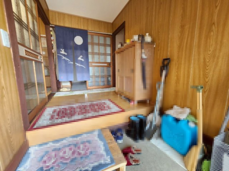 【価格改定】高島市安曇川町南古賀の玄関|玄関にはシューズボックスもございます。