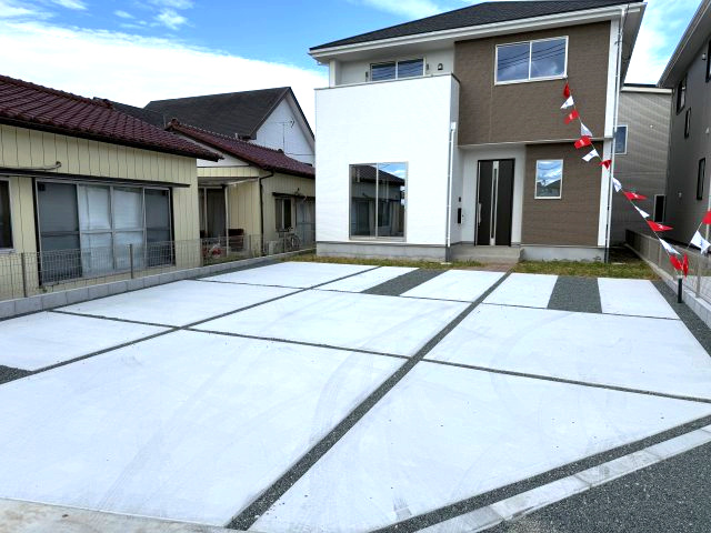 前橋市朝倉町２期　新築戸建て　1号棟の駐車場|駐車場もキレイに整備されています。並列３台駐車可能ですよ！