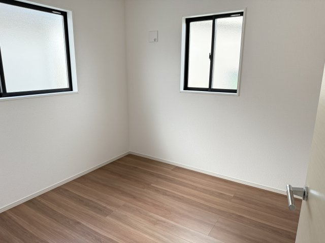 前橋市朝倉町２期　新築戸建て　2号棟の洋室|２階洋室2です