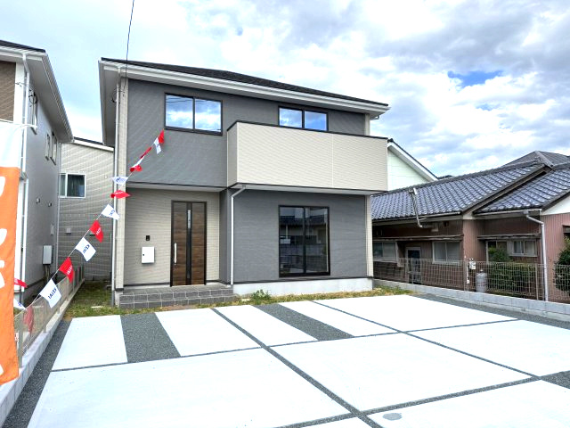 前橋市朝倉町２期　新築戸建て　2号棟の外観|おしゃれな外観です♪