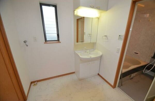 瑞穂区白砂町二丁目貸家の洗面所