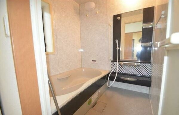 瑞穂区白砂町二丁目貸家の浴室