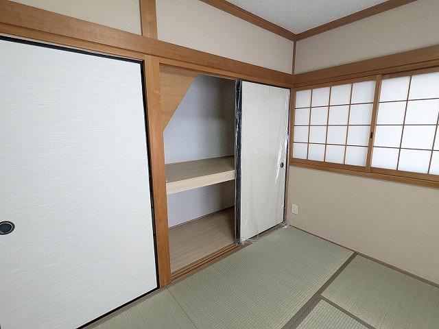 出屋敷元町2丁目（左側）　中古一戸建ての収納|和室　押入
■物件内覧・資金計画相談・住宅ローン相談、リフォーム相談、お問合せ受付中■
※当日・翌日のご内覧、ご相談はお電話でのお問合せがスムーズです！