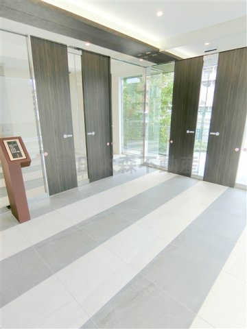 リヴシティ大森西のエントランス|防犯カメラTVモニター付オートロック宅配BOXメールBOX　エントランス