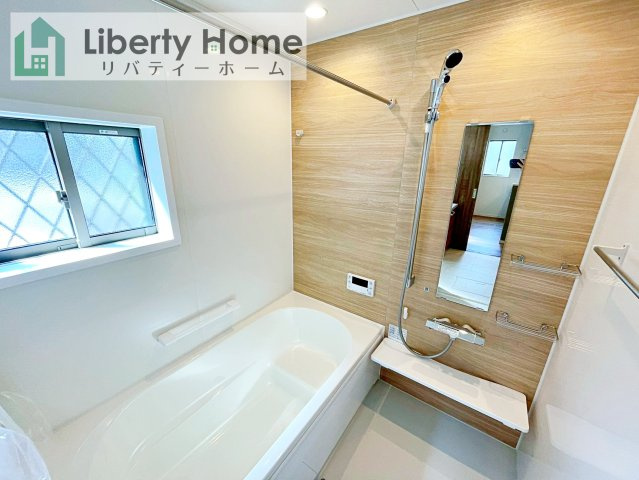ワイウッドコート土浦市神立町第１期　新築戸建　４号棟の浴室