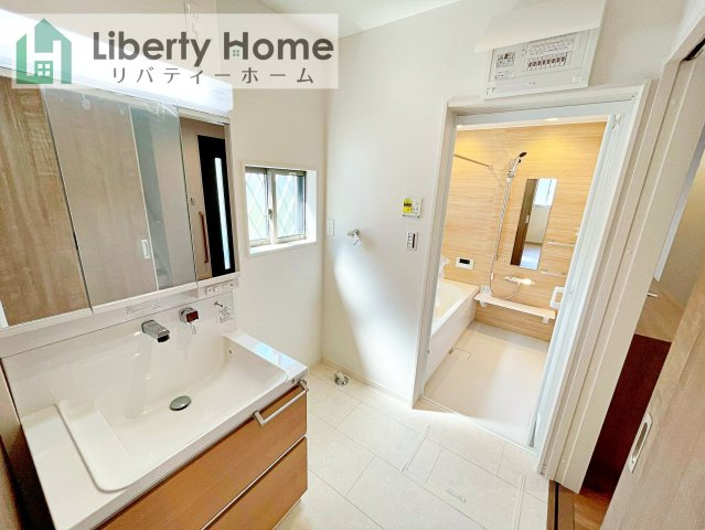 ワイウッドコート土浦市神立町第１期　新築戸建　４号棟の脱衣所