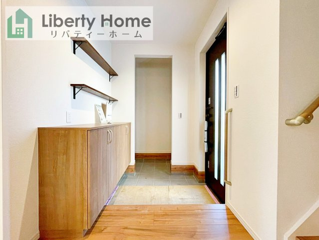 ワイウッドコート土浦市神立町第１期　新築戸建　４号棟の玄関