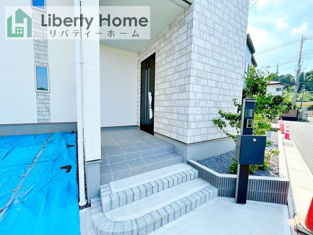 ワイウッドコート土浦市神立町第１期　新築戸建　４号棟の玄関