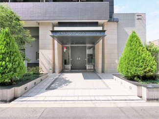 【エントランス】 | エスリード新大阪NORTH | ゆとりのあるエントランスです