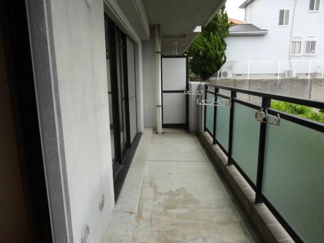 ガーデンハイツ桃山台弐番館のバルコニー