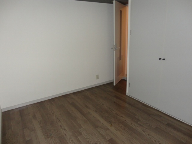 ガーデンハイツ桃山台弐番館の洋室