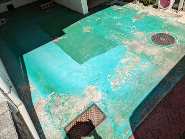 岸和田市宮前　テラスハウスの駐車場