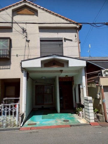 岸和田市宮前　テラスハウスの外観