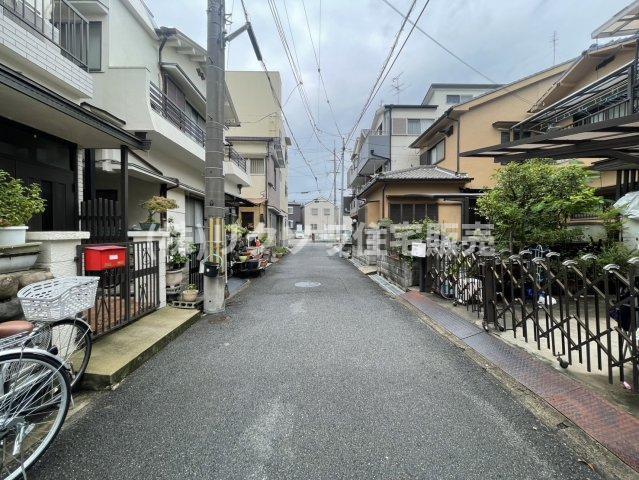 黒原橘町　中古一戸建ての前面道路含む現地写真|■物件内覧・資金計画相談・住宅ローン相談、リフォーム相談、お問合せ受付中■
※当日・翌日のご内覧、ご相談はお電話でのお問合せがスムーズです！